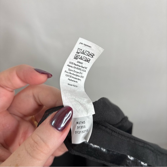 SPANXsculpt™ Seamless Power High-Waisted Mid-Thigh Short Very Black size XL - Picture 10 of 15